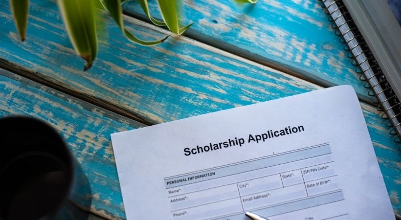 How to get a scholarship to study in Canada?